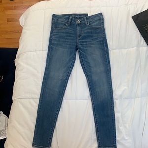 American Eagle NWT skinny jean. US Size 6 Regular Length NE(X)T LEVEK STRETCH.